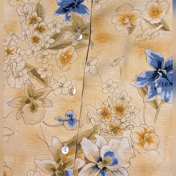 Tommy Bahama Women's M Silk Hawaiian Yellow Shirt - Picture 3 of 4